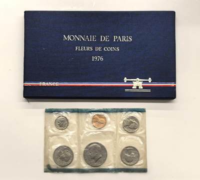 博洋堂世界钱币拍卖第147期（全场包邮） - 法国1976原盒套币9枚，大力神银币+美国1980年塑封套币6枚