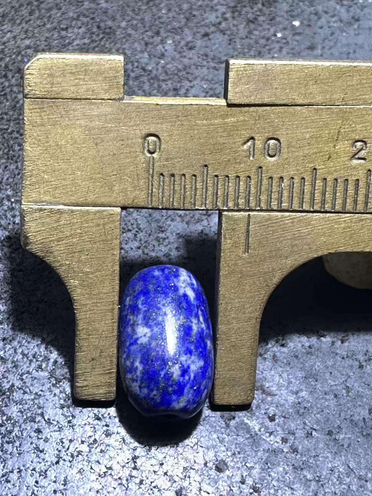 精美阿富汗老矿青金石小桶珠一颗，。