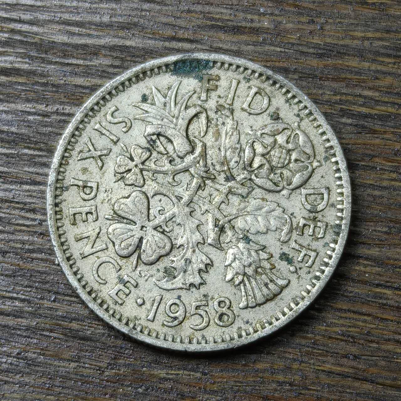 【铜匠收藏】★第132场★散币场，无佣金，30包邮。不满30元，支付5元运费。《接受代拍 代送NGC评级》 1958年 英国 6便士 幸运币