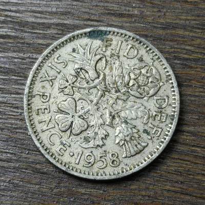 【铜匠收藏】★第132场★散币场，无佣金，30包邮。不满30元，支付5元运费。《接受代拍 代送NGC评级》 - 1958年 英国 6便士 幸运币