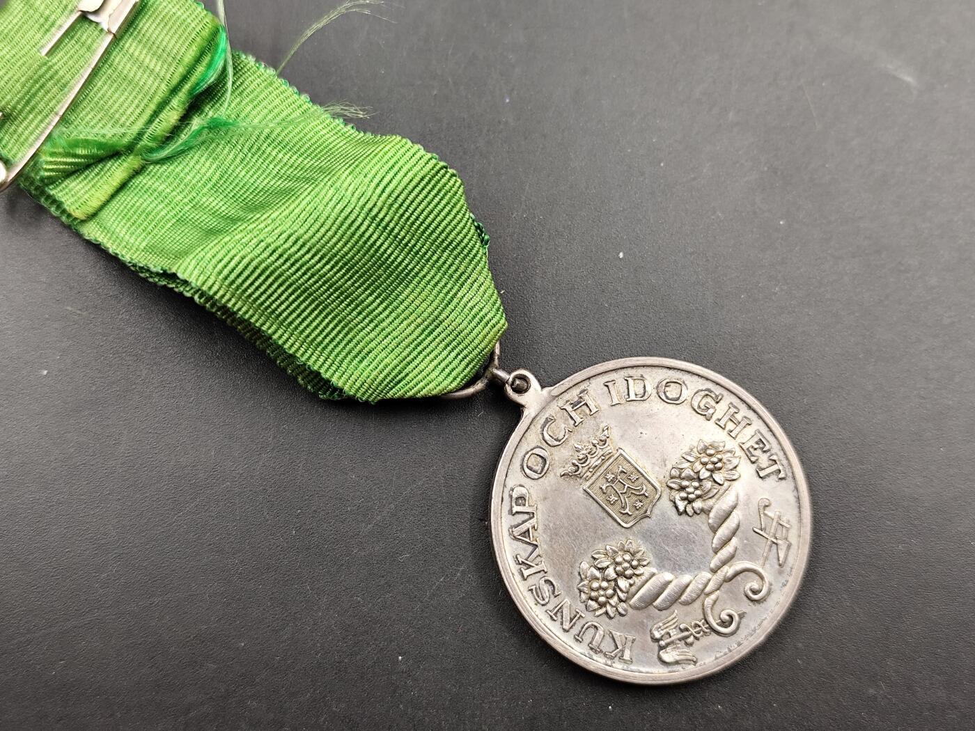 11月18日奖章钱币专场（明天晚上继续更新，太累了今天） 芬兰作家协会银质奖章21.1g