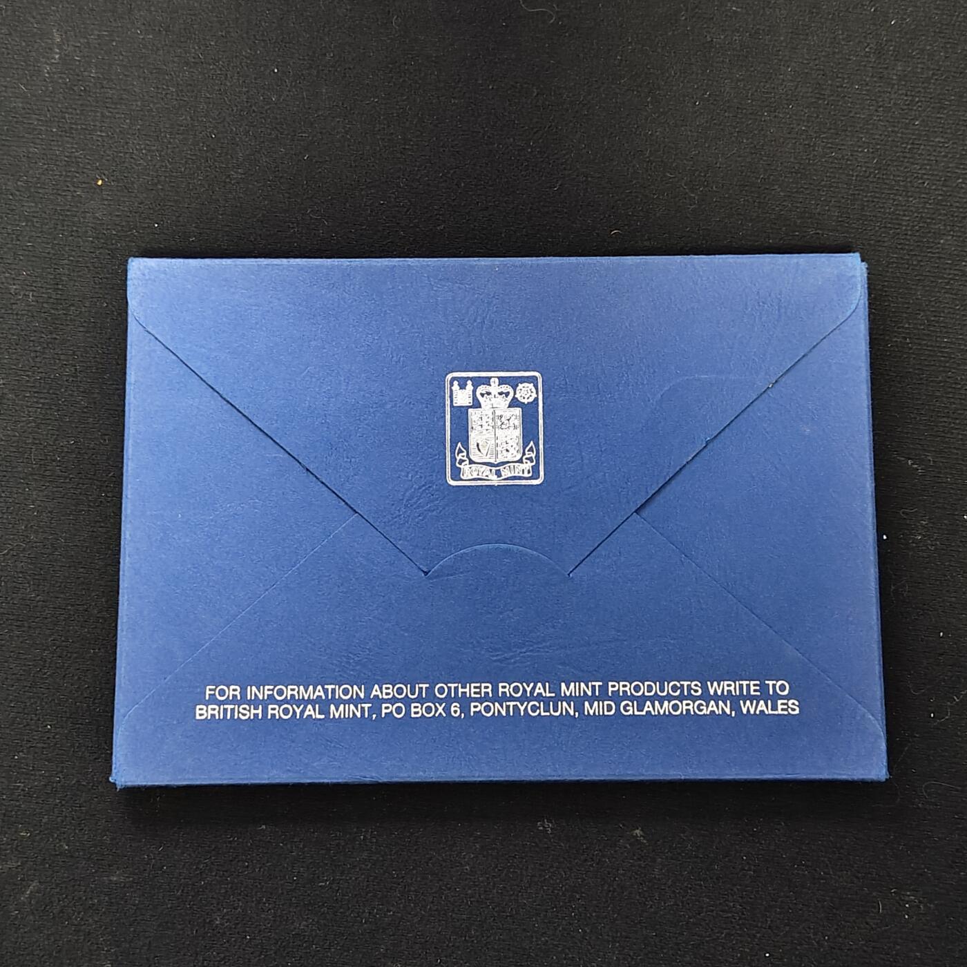 【全场包邮】纯粹捡漏拍479场（免费代拍第16场） 莱索托1979年皇家厂经典信封装官方精制套币