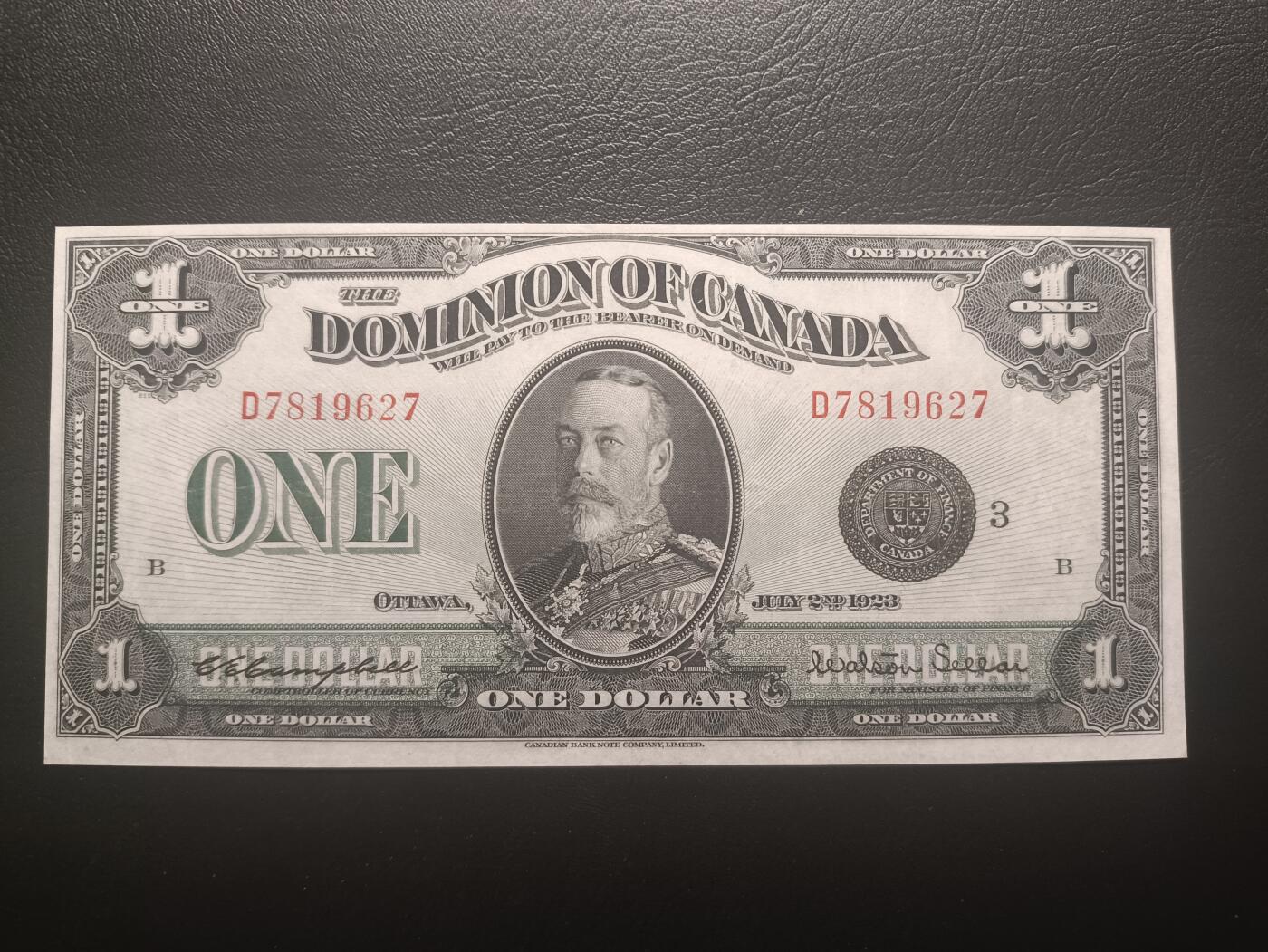 2025十一月第五期，总第203期 加拿大1923版1元流通好品XF，乔治五世国王和渥太华的议会大楼图书馆