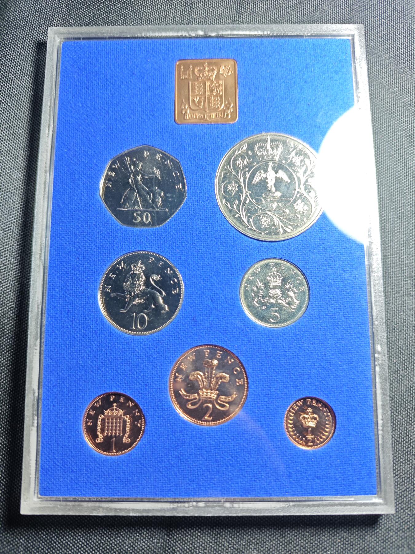 KK钱币收藏小铺 （套币 好品/批量散币 银币）专场  2月预留时间 周末发货  1977英国大小面值清年精制套币 含克朗币精制