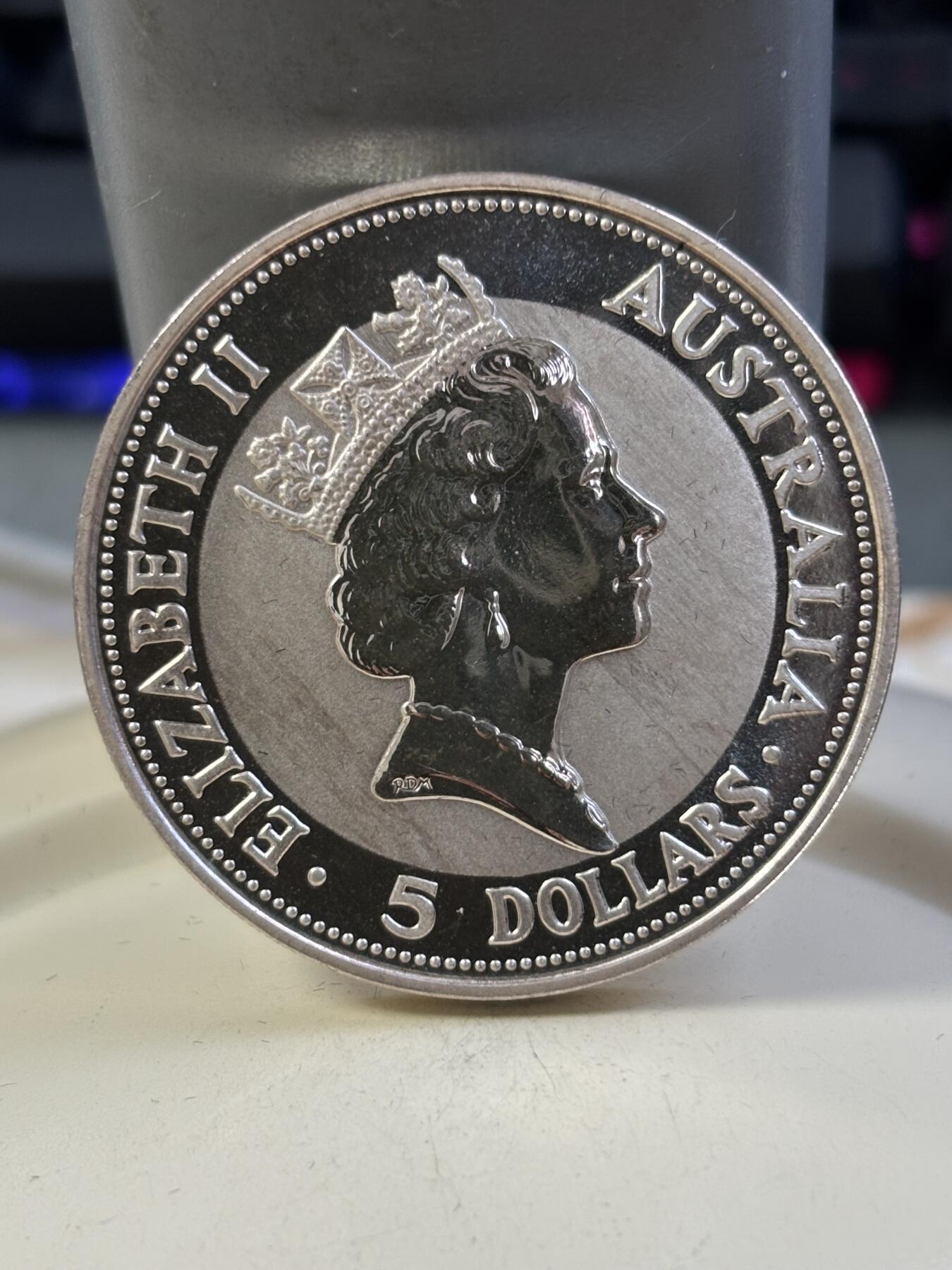 第182期拍卖 澳大利亚1991年翠鸟系列1盎司纪念银币带盒，999银