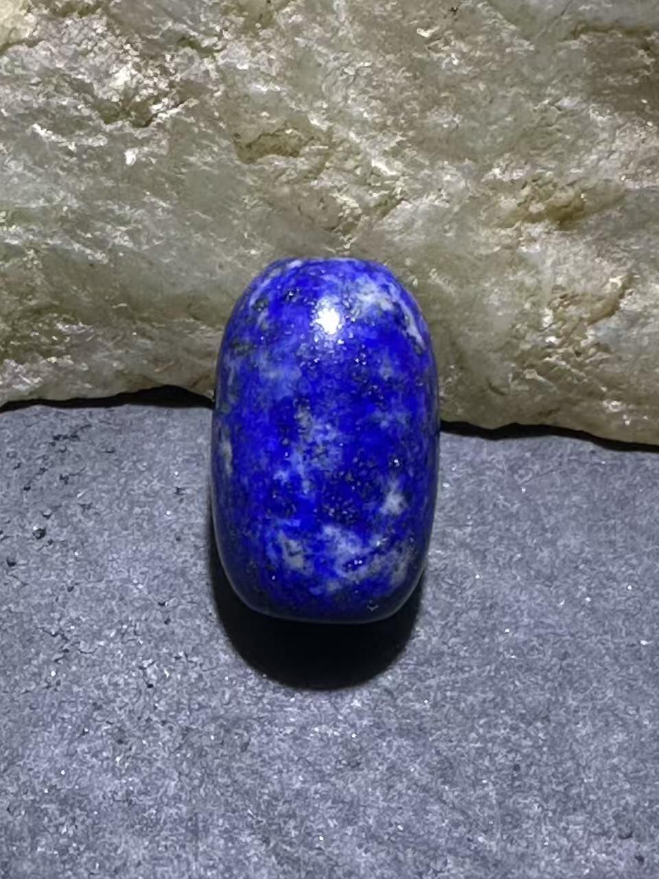 精美阿富汗老矿青金石小桶珠一颗，。