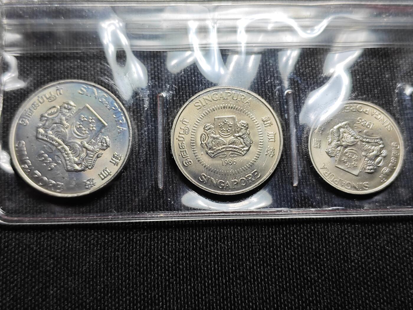 KK钱币收藏小铺 （套币 好品/批量散币 银币）专场  2月预留时间 周末发货  1986新加坡官方虎年清年套币 含少见新加坡1元