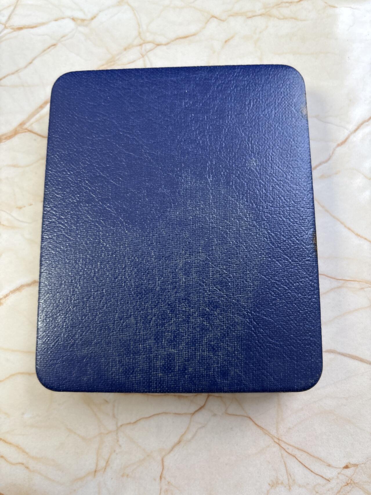 第182期拍卖 阿森松1986年拿破仑5盎司精制纪念大银币带盒证书，999银，155.5克，发行15000枚，有氧化