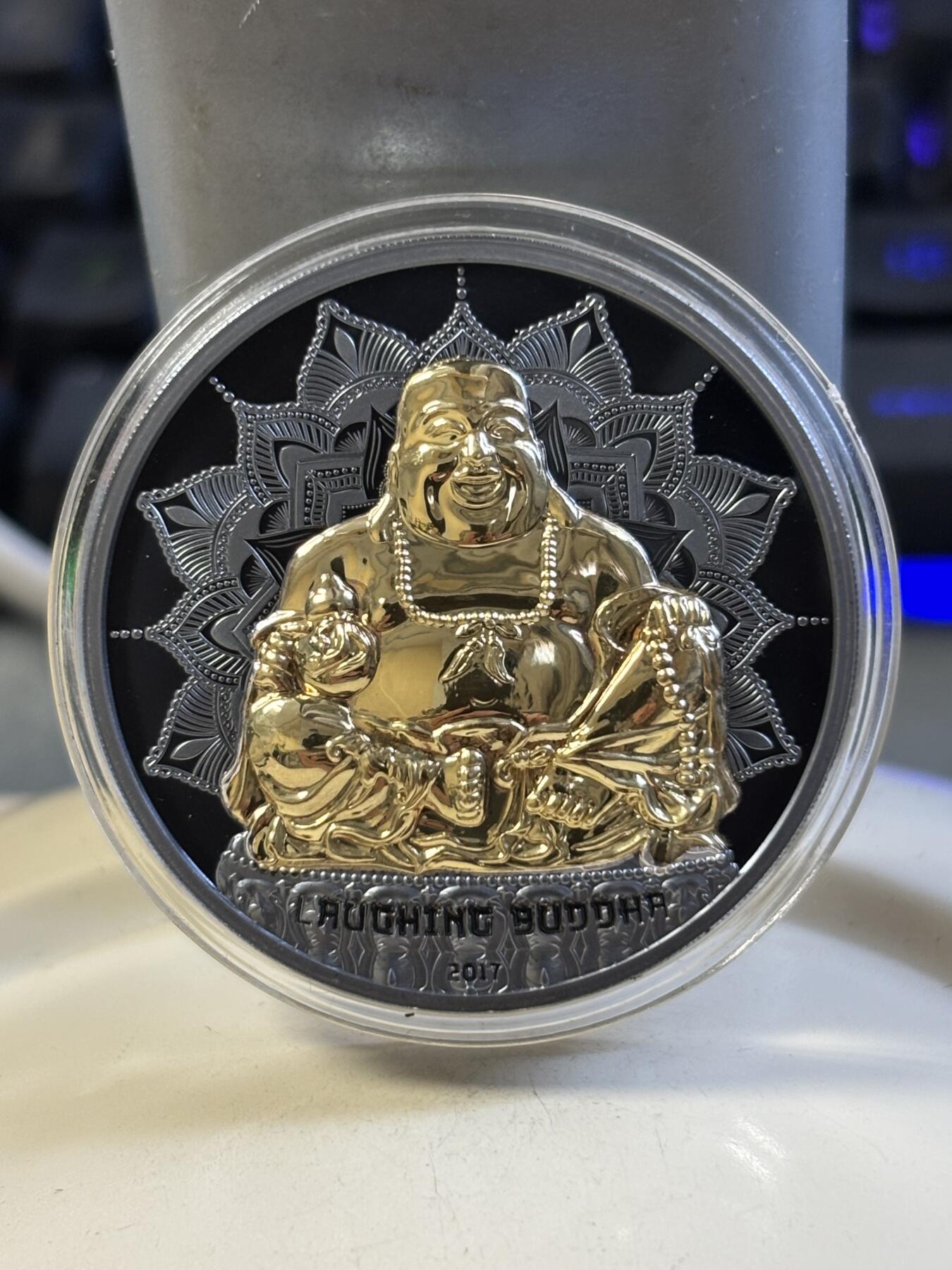 第182期拍卖 帕劳2017年弥勒佛高浮雕镀金2盎司黑色纪念银币，999银，发行888枚