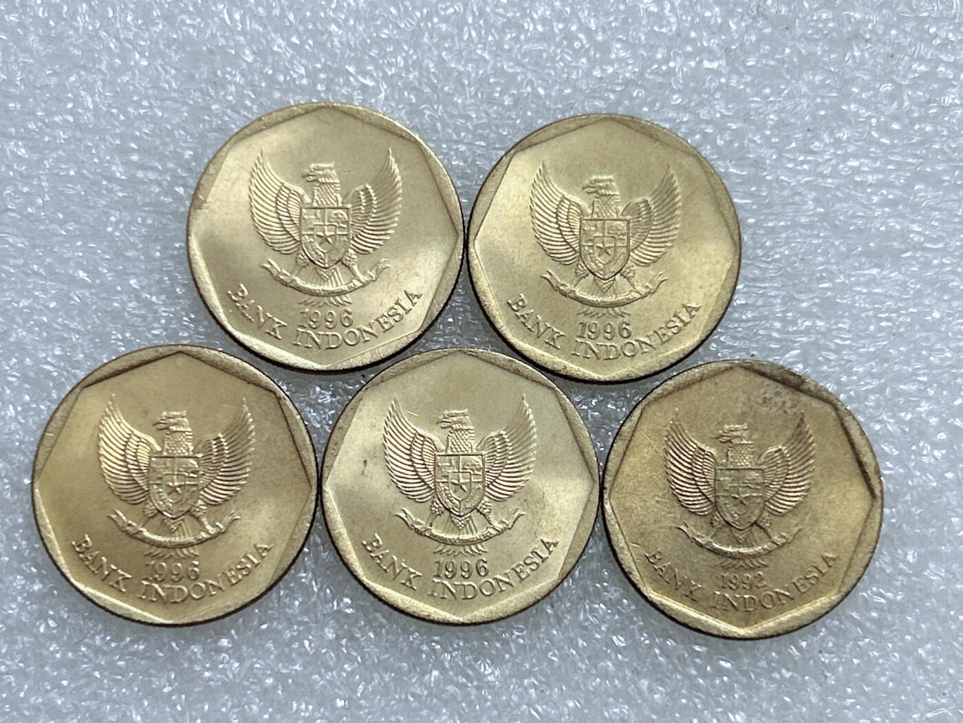 第一海外回流一元起拍收藏 散集专场  第270期 印度尼西亚100卢比黄铜币 5枚 原光美品