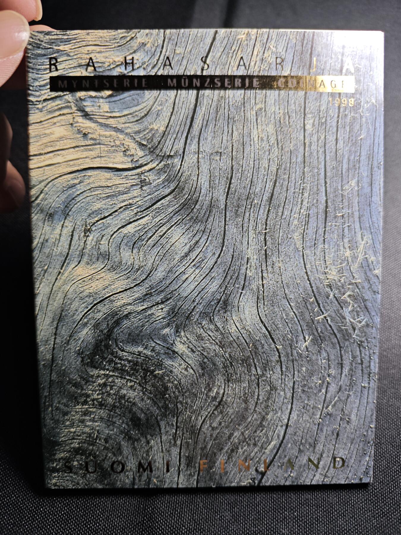 KK钱币收藏小铺 （套币 好品/批量散币 银币）专场  2月预留时间 周末发货  1998芬兰清年套币 带人物纪念章