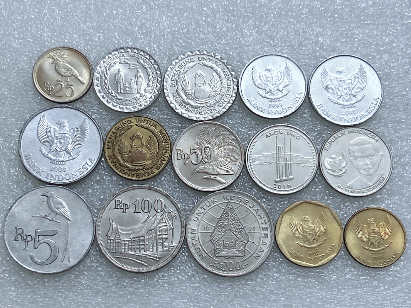 第一海外回流一元起拍收藏 散集专场  第270期 印度尼西亚不同版本面值硬币 15枚 原光好品