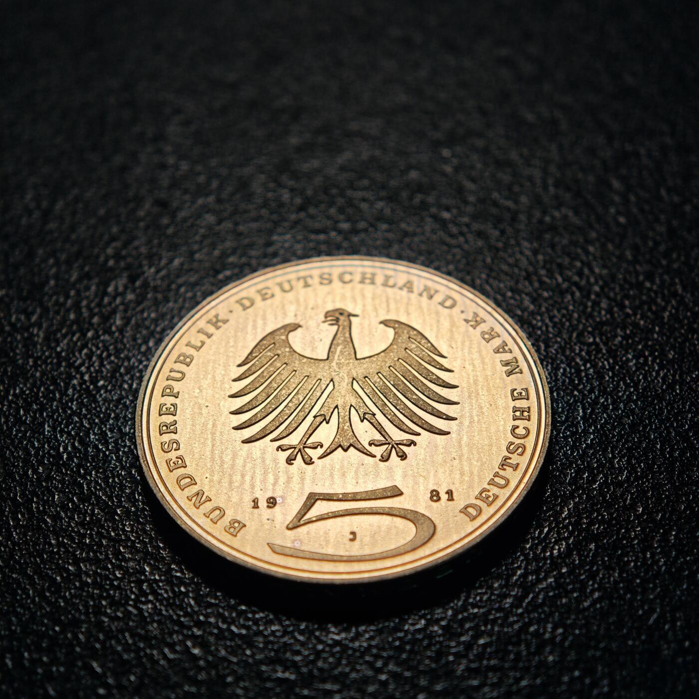 【德藏】世界币章拍卖第154期（拍品征集中~欢迎藏友联系） 1981年 德国艺术评论家戈特霍尔德·莱幸逝世200周年5马克纪念镍币 直径约：29mm；重约：10g