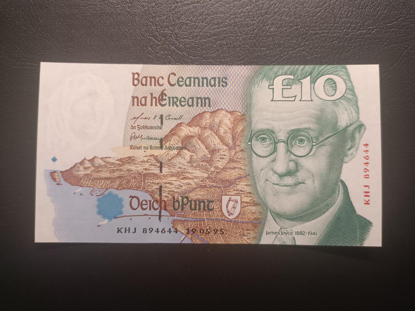 2025十一月第五期，总第203期 【地】爱尔兰1995年10镑UNC微潮，作家乔伊斯和凯尔特石雕