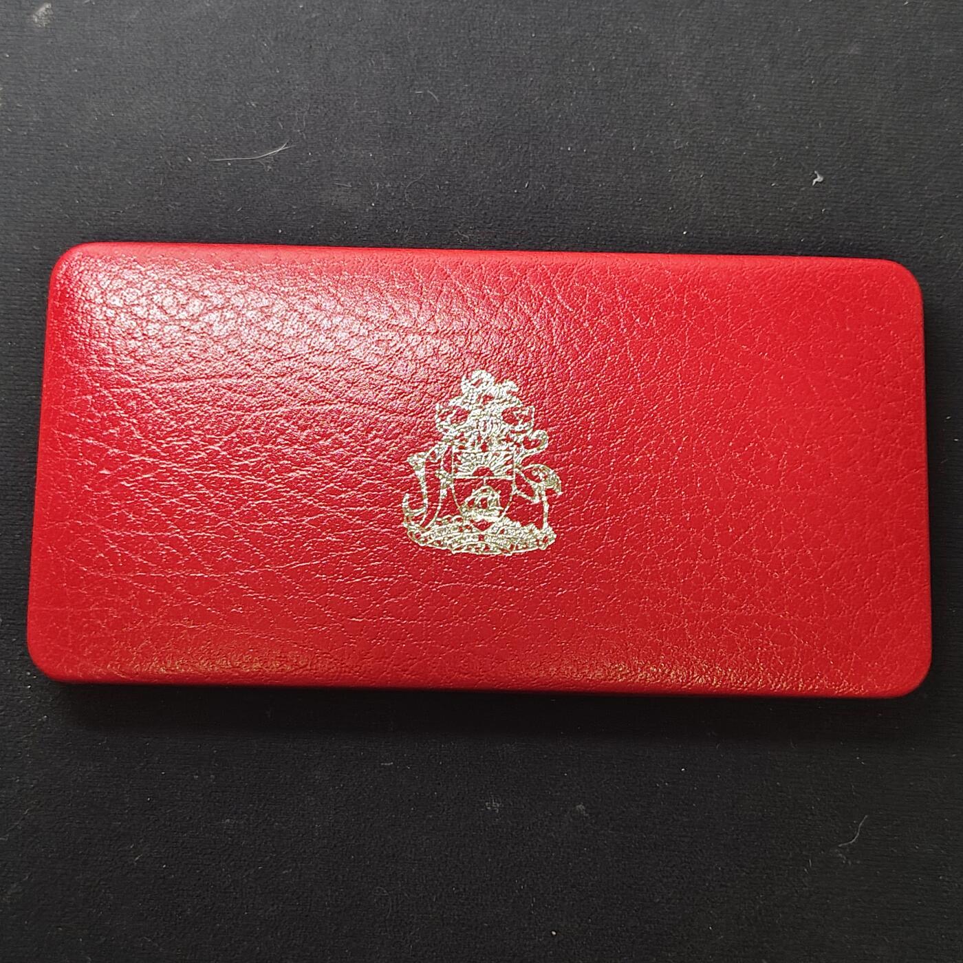 【全场包邮】纯粹捡漏拍479场（免费代拍第16场） 【稀少】巴哈马群岛1983年独立十周年纪念版官方精制套币-盒证全-量1009