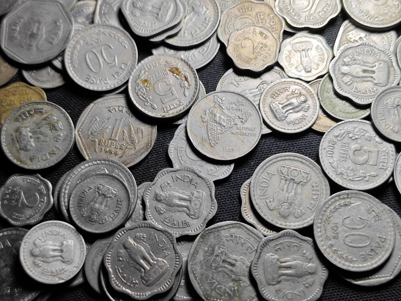 KK钱币收藏小铺 （套币 好品/批量散币 银币）专场  2月预留时间 周末发货  印度一组散币112枚 各种年份面值！