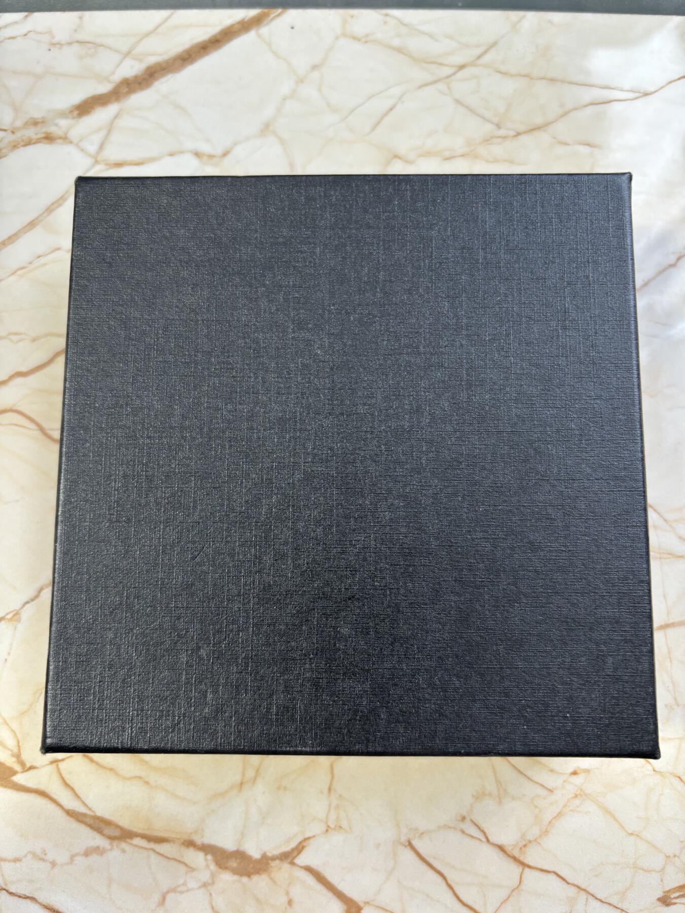 第182期拍卖 萨摩亚2019麦哲伦环球航海500周年凹面弧形银币，999银，40克，发行量599枚，有氧化