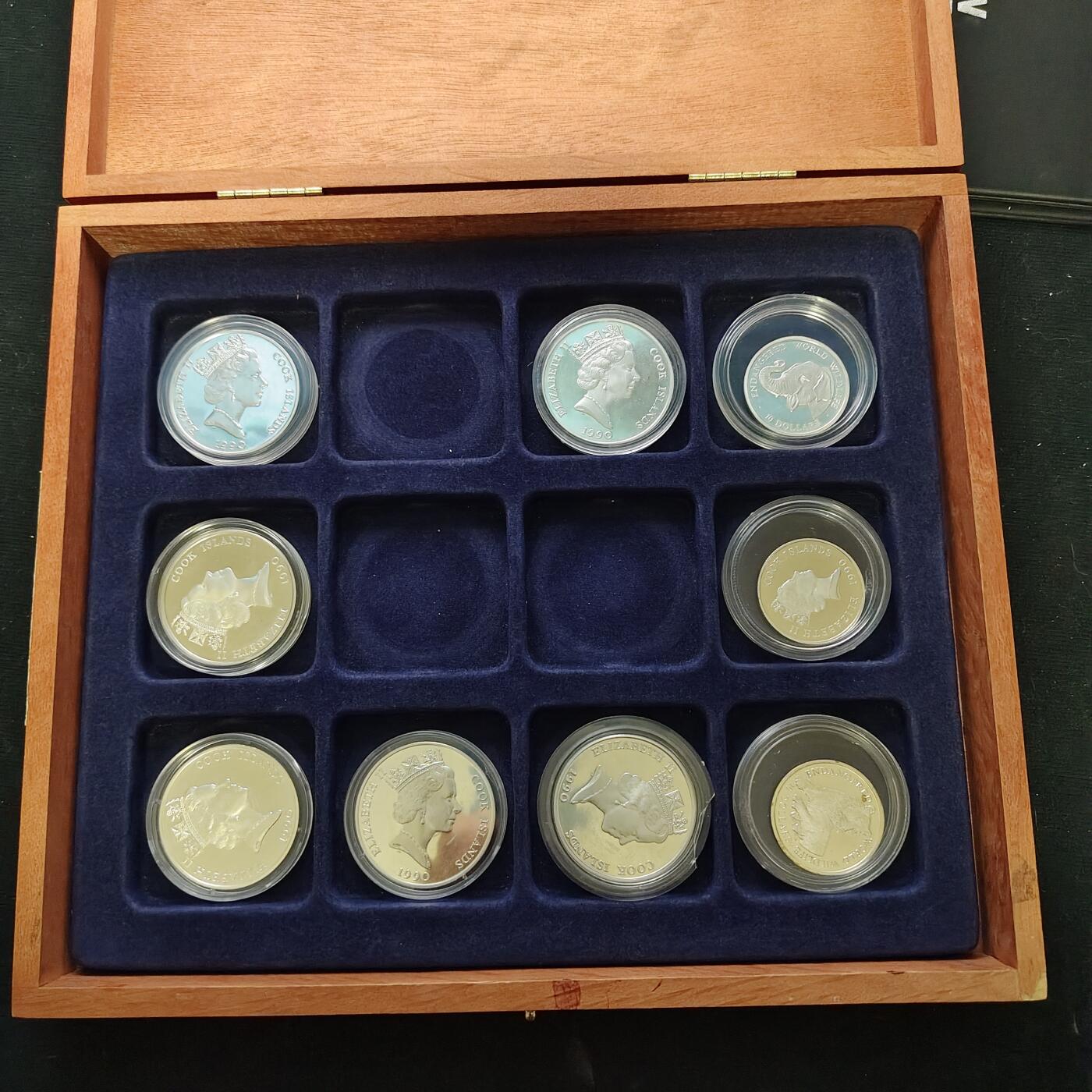 【全场包邮】纯粹捡漏拍479场（免费代拍第16场） 【大盒】库克群岛1990-1992年濒危动物系列33枚全银盒装套币-盒装带托盘