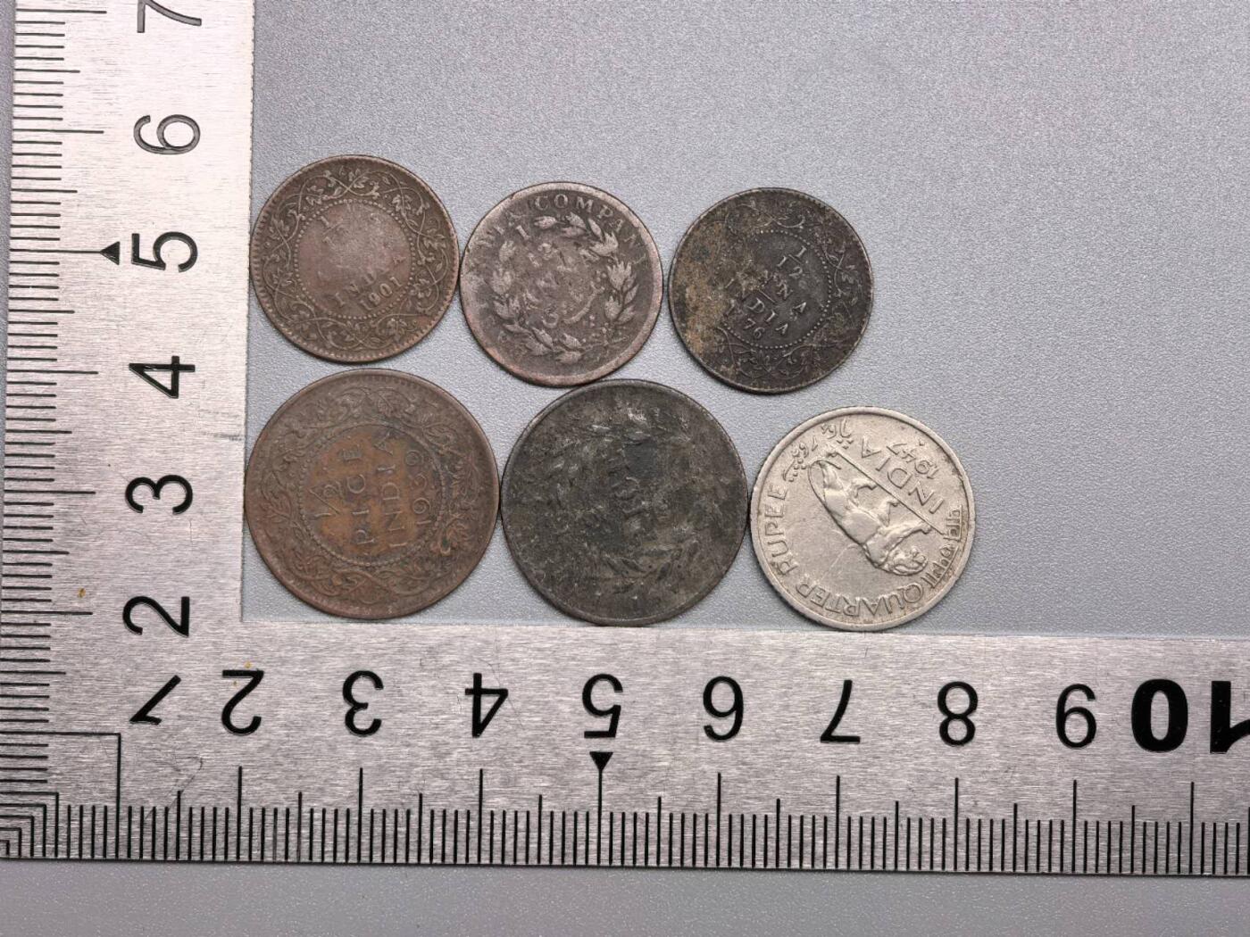 小驴勋章奖章收藏11月22日周六晚六点拍卖（珍爱和平，收藏战争，铭记历史，勿忘国耻，忠党爱国。有偿代拍，送拍规则在简介最后，参拍须阅读规则后再参拍，关系到运费包装发货时效真假辨别等关键信息，拍卖时不再发原图，看大图店主微信码在拍卖店铺介绍里） 印度安娜、卢比硬币一组