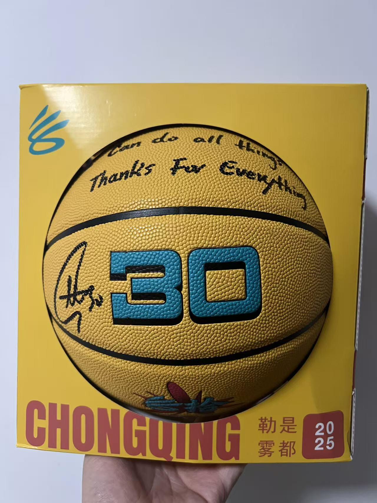 零元拍：最后的UA，永远的CURRY！NBA历史三分王，宇宙勇士话事人斯蒂芬-库里亲笔签名UA出品CURRY品牌亚洲行重庆限定“勒是雾都”收藏篮球！