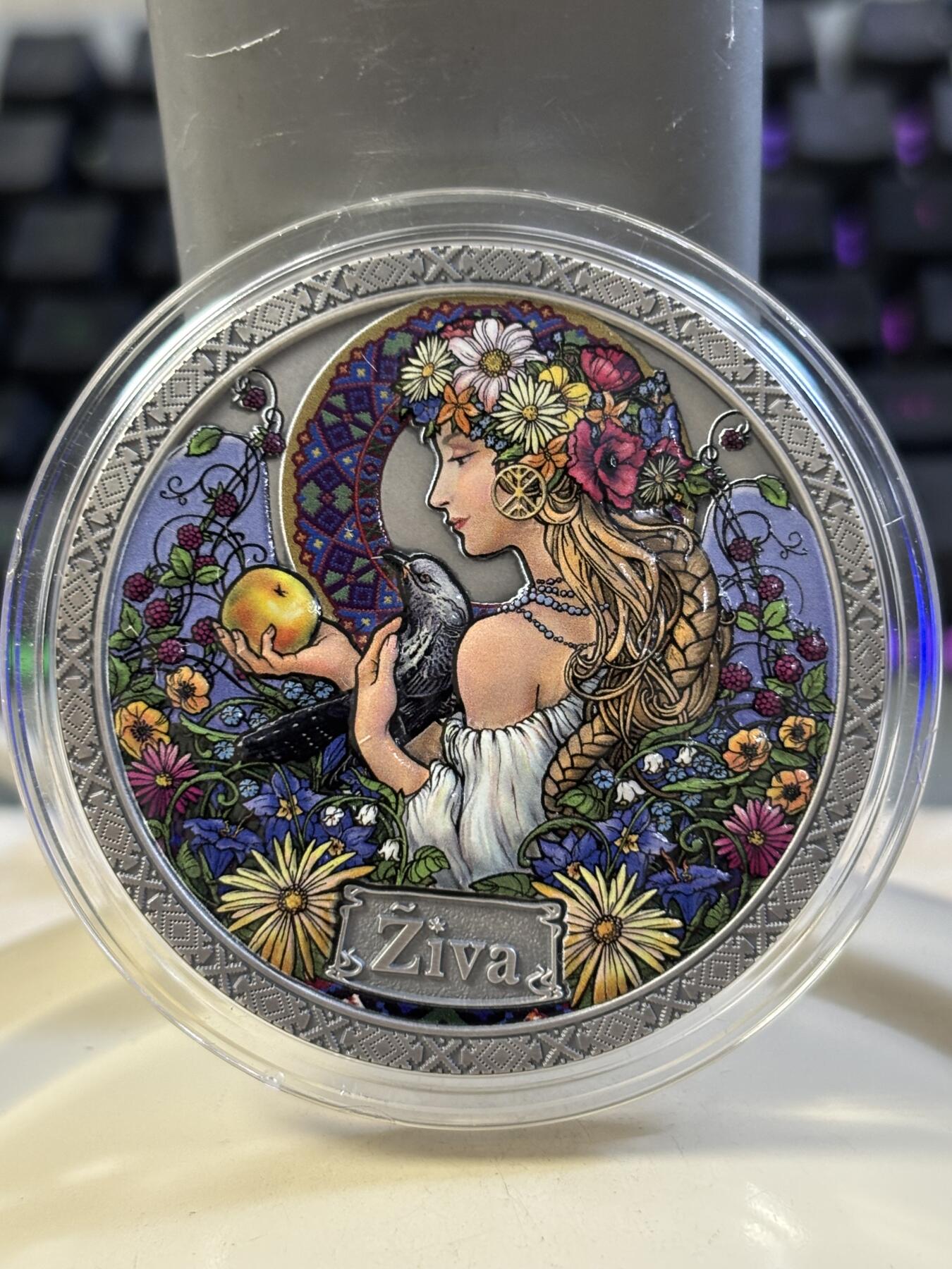 第182期拍卖 加纳2021年穆夏健康女神Ziva彩色50克仿古纪念银币，999银，发行500枚