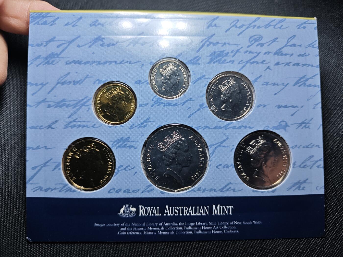 KK钱币收藏小铺 （套币 好品/批量散币 银币）专场  2月预留时间 周末发货  1998澳大利亚大小面值清年套币 主题套册