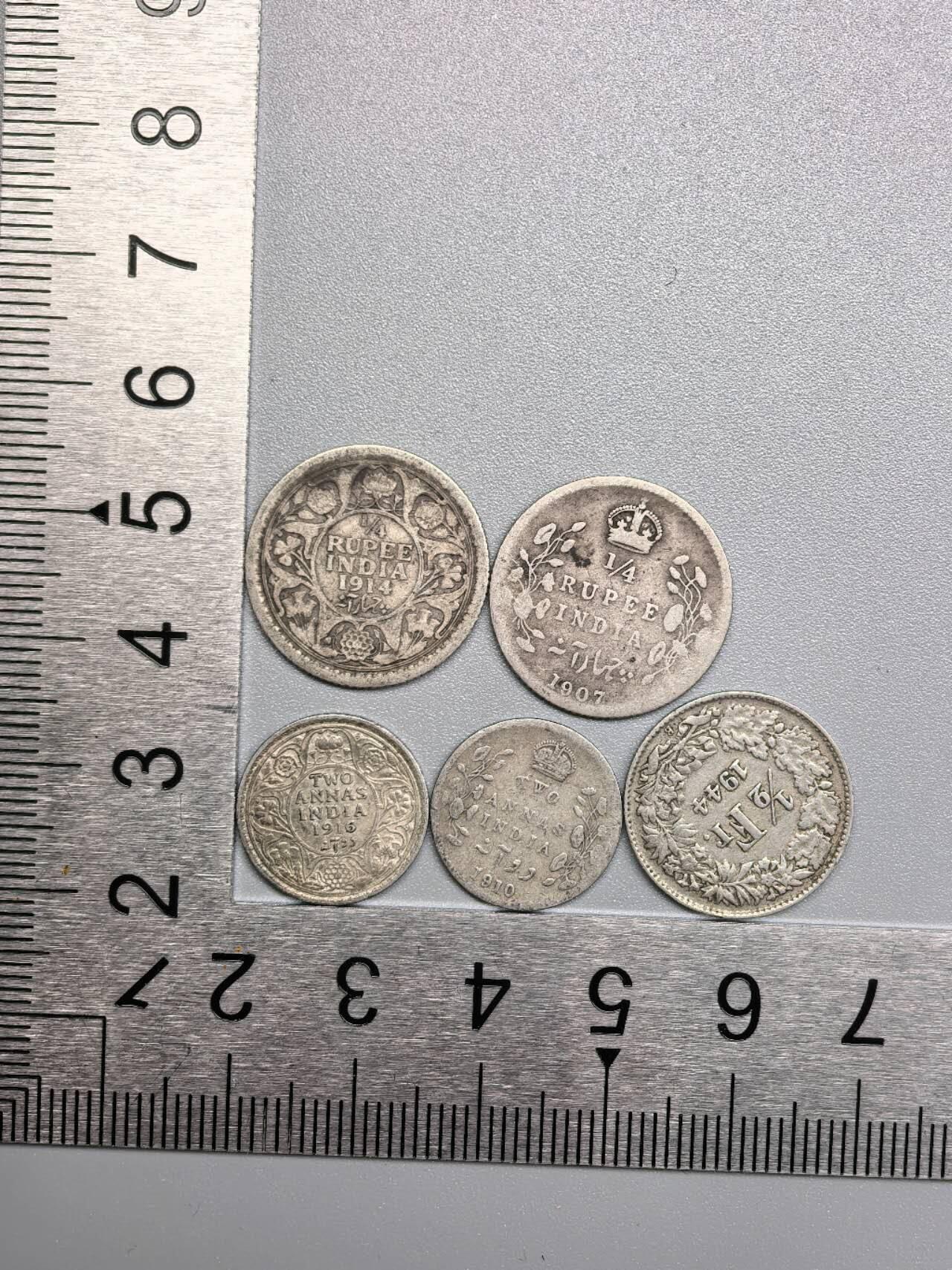 小驴勋章奖章收藏11月22日周六晚六点拍卖（珍爱和平，收藏战争，铭记历史，勿忘国耻，忠党爱国。有偿代拍，送拍规则在简介最后，参拍须阅读规则后再参拍，关系到运费包装发货时效真假辨别等关键信息，拍卖时不再发原图，看大图店主微信码在拍卖店铺介绍里） 英占印度安娜、卢比、瑞士法郎银币一组，10.8克