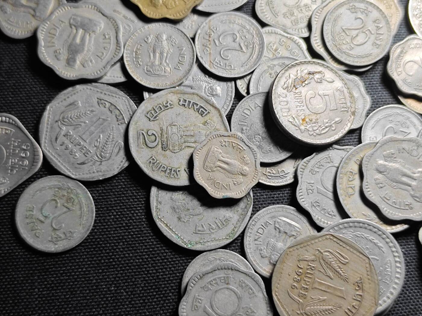 KK钱币收藏小铺 （套币 好品/批量散币 银币）专场  2月预留时间 周末发货  印度一组散币112枚 各种年份面值！