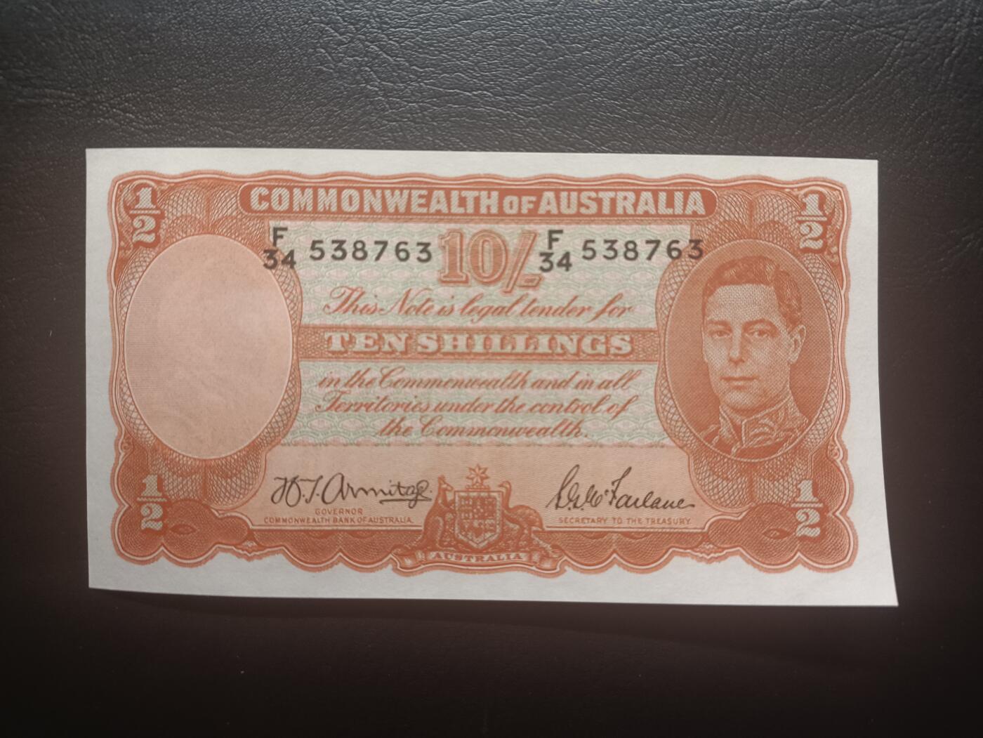 2025十一月第五期，总第203期 澳大利亚1942年10先令AUNC，乔治六世国王和工匠浮雕，较少见二战时期签名