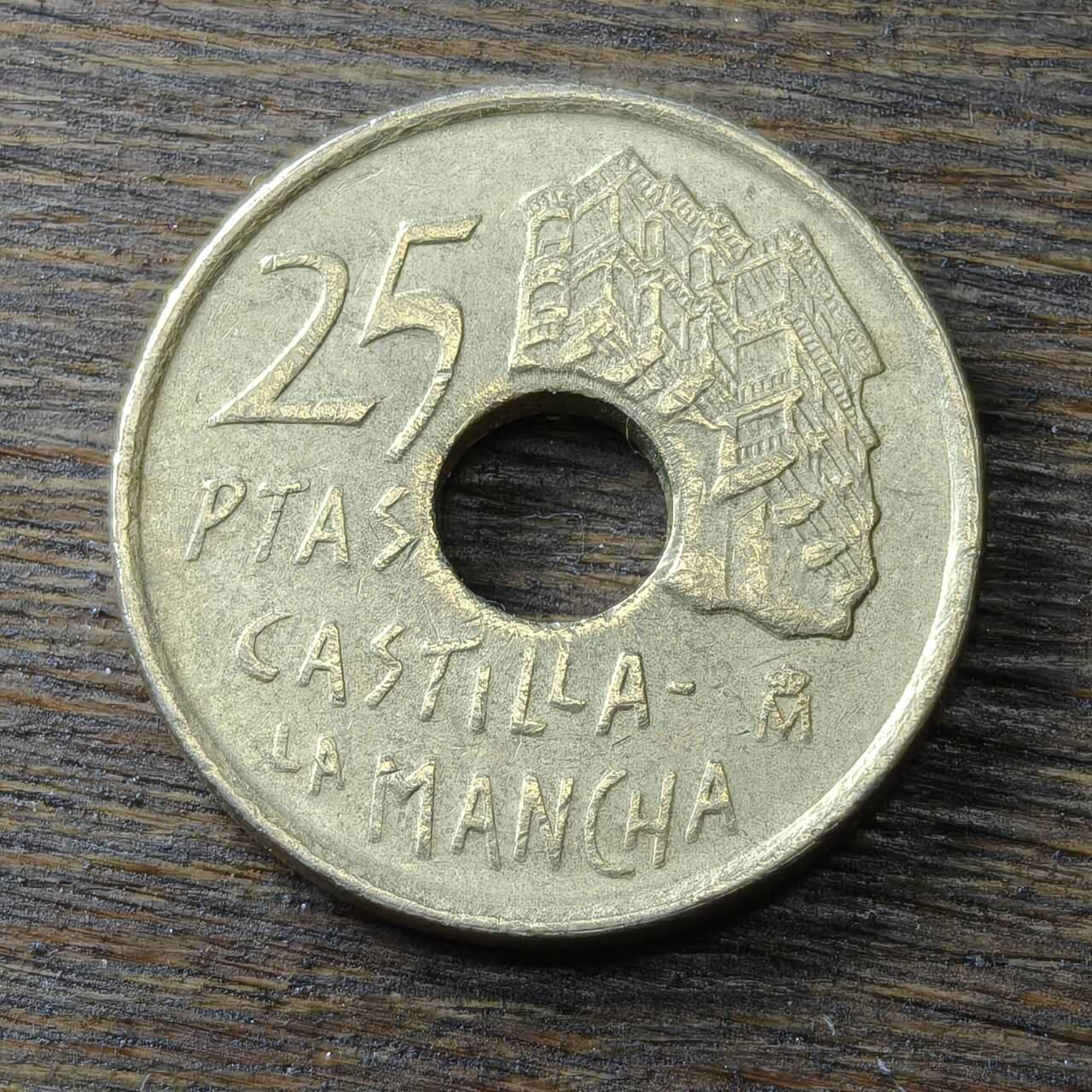 【铜匠收藏】★第132场★散币场，无佣金，30包邮。不满30元，支付5元运费。《接受代拍 代送NGC评级》 西班牙 1996年 25比塞塔 中孔黄铜币