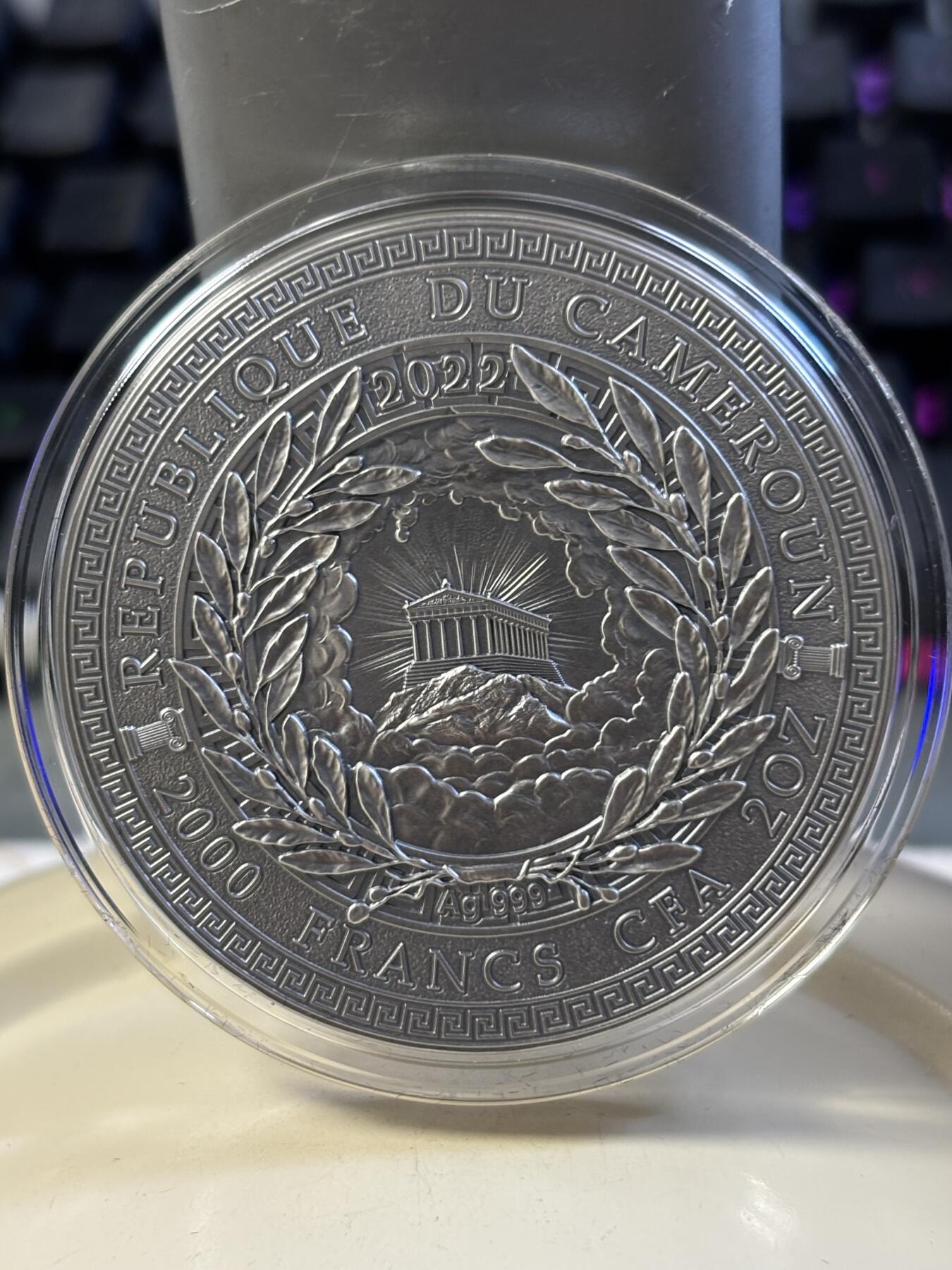 第182期拍卖 喀麦隆2022年希腊神话爱神阿芙罗狄蒂2盎司纪念银币，999银，发行量500枚，