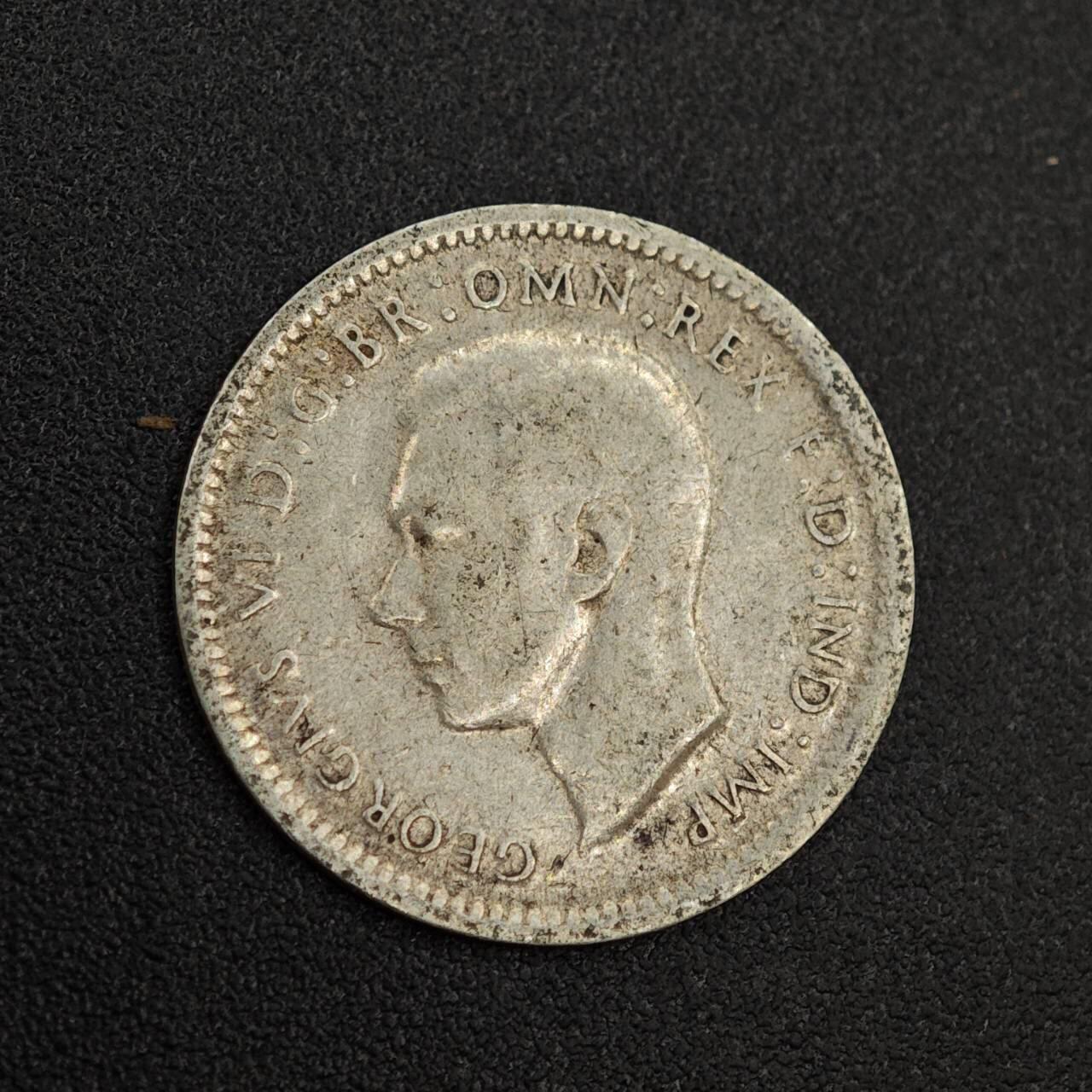 【淘币小摊】实时拍第八百零二拍   散币场   满百包邮可预留二周 每周一统一发货   澳大利亚1944年乔治六世3便士银币