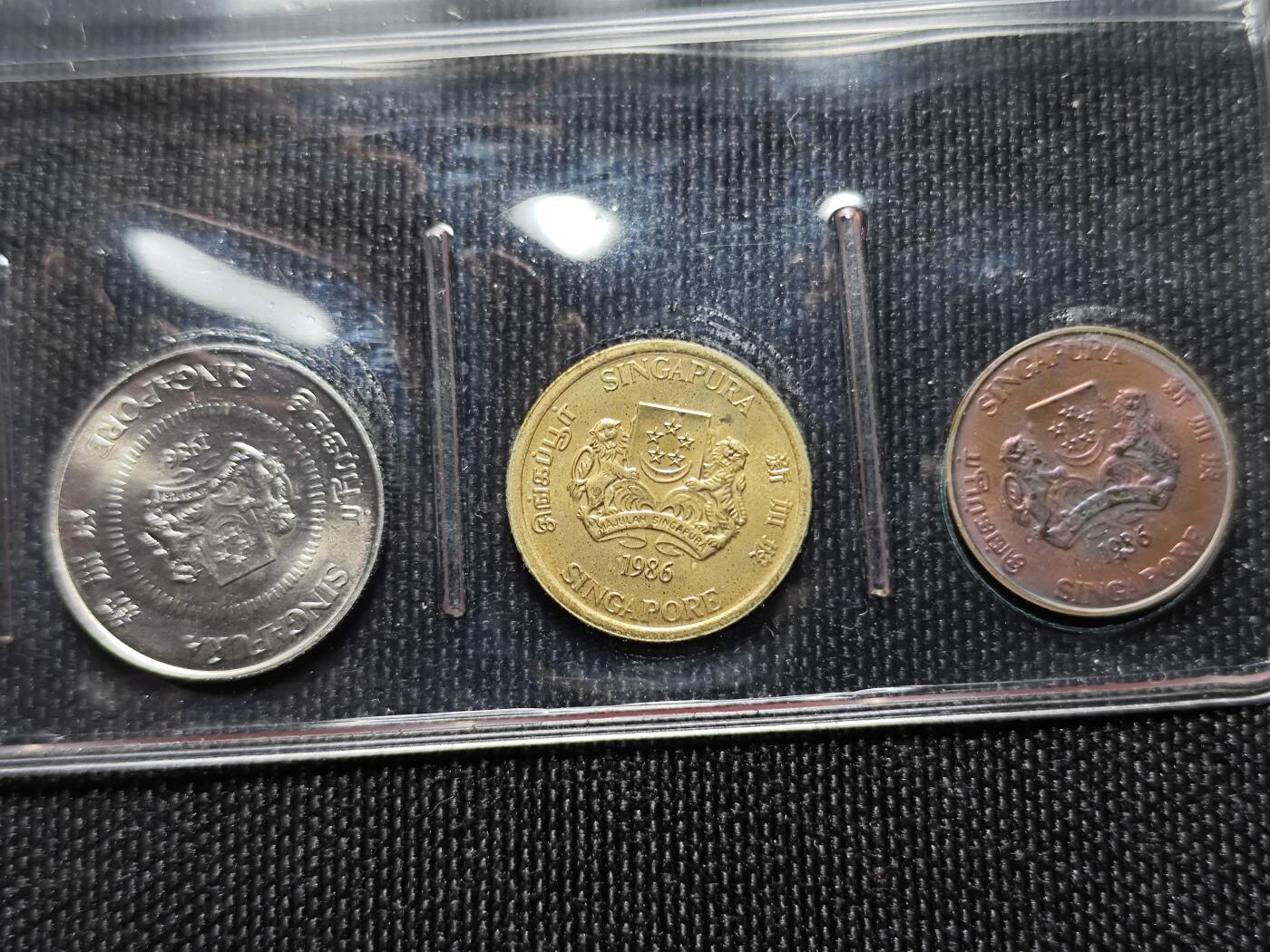 KK钱币收藏小铺 （套币 好品/批量散币 银币）专场  2月预留时间 周末发货  1986新加坡官方虎年清年套币 含少见新加坡1元