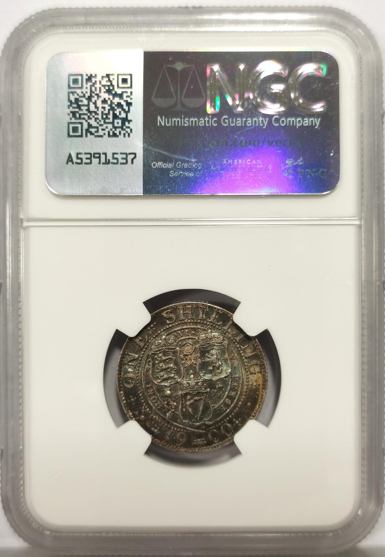 博洋堂世界钱币拍卖第147期（全场包邮） NGC MS63 英国1900年维多利亚批纱1先令银币 人面蓝绿彩 盾徽面紫罗兰色包浆 优雅英伦包浆 63中的上品