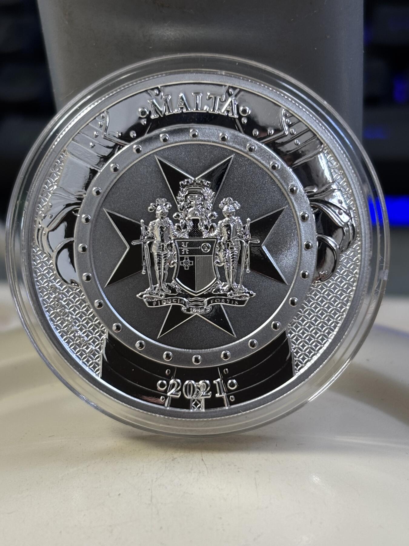 第182期拍卖 卡装马耳他2021年过去的骑士团系列1盎司纪念银币,9999银，发行15000枚，