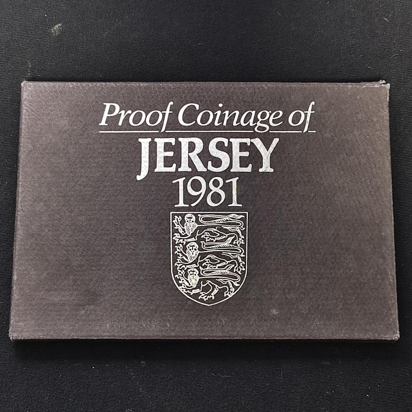 【全场包邮】纯粹捡漏拍479场（免费代拍第16场） 泽西1981年皇家厂经典信封装官方精制套币-含泽西之战200周年精制币