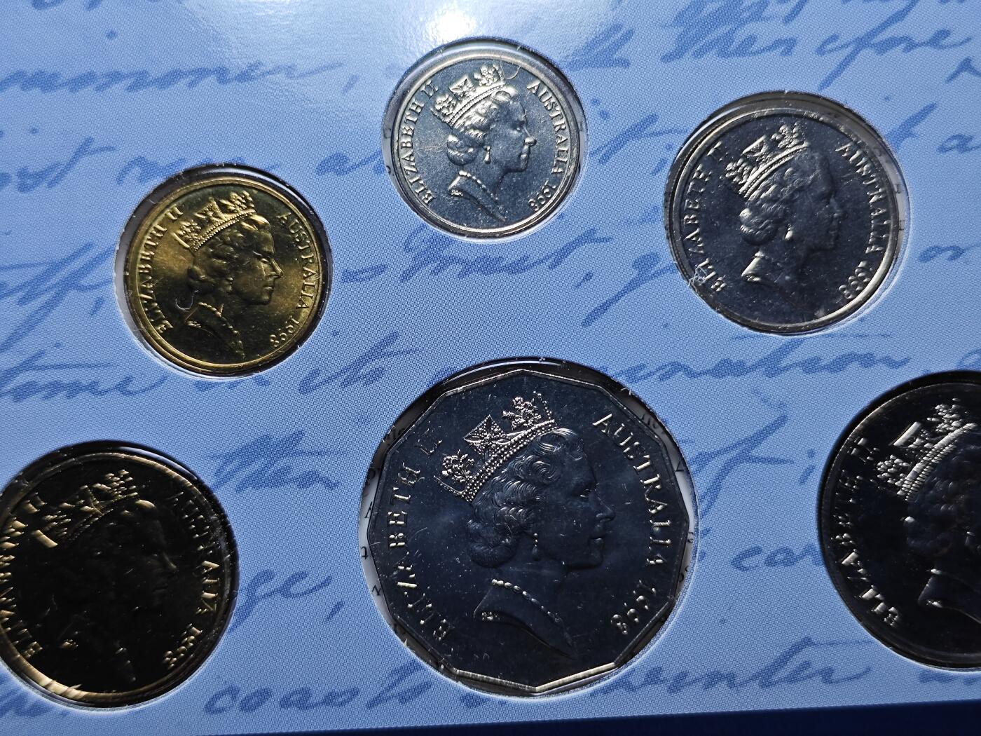 KK钱币收藏小铺 （套币 好品/批量散币 银币）专场  2月预留时间 周末发货  1998澳大利亚大小面值清年套币 主题套册