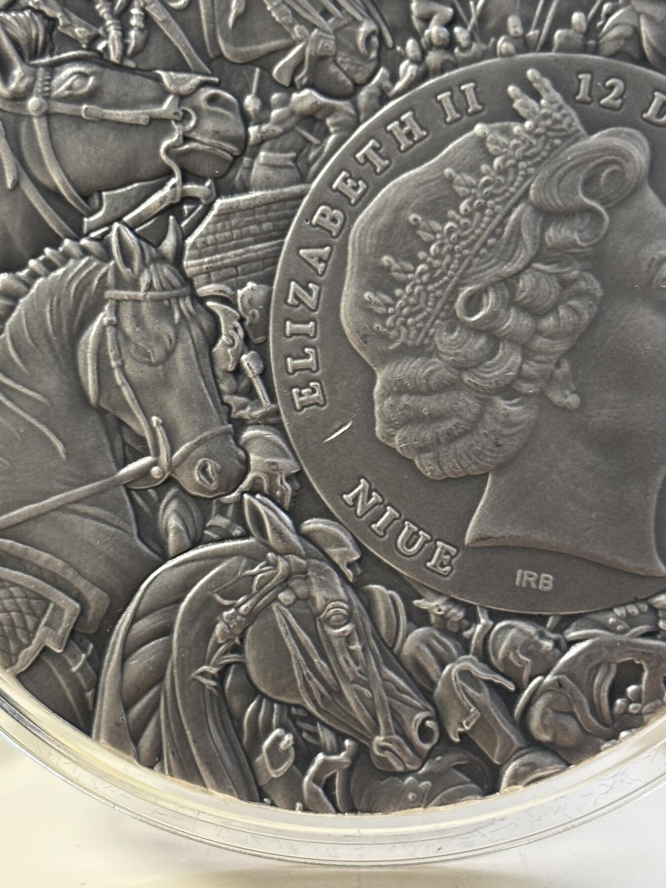 第182期拍卖 纽埃2022年天启四骑士终结版仿古5盎司纪念银币无盒证书，999纯银，发行量500，有划痕