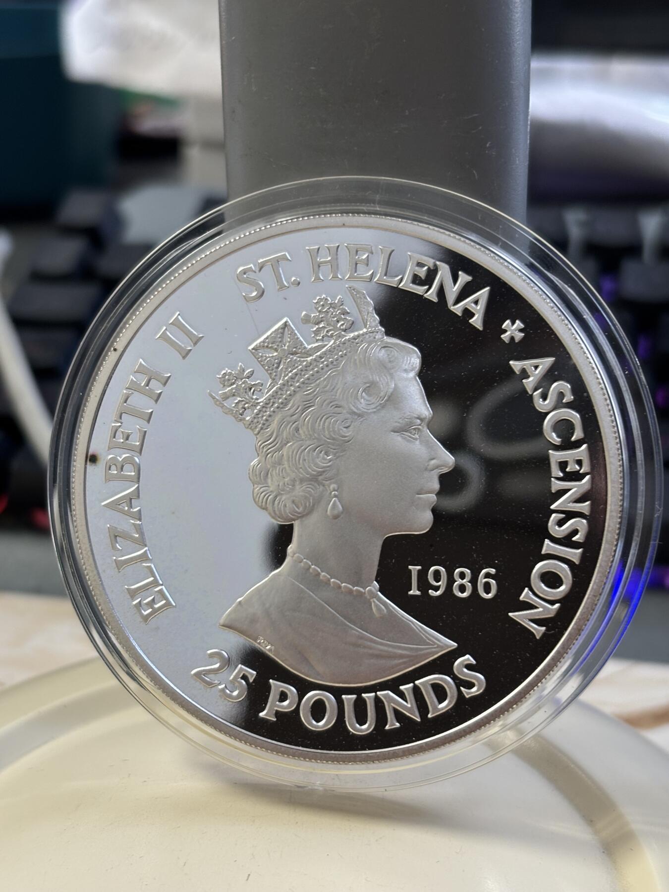 第182期拍卖 阿森松1986年拿破仑5盎司精制纪念大银币带盒证书，999银，155.5克，发行15000枚，有氧化