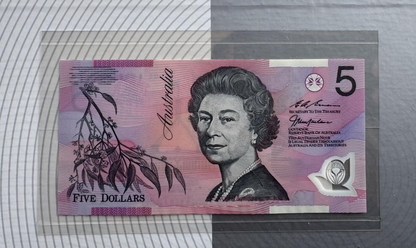 2025第25场（总第225期）：精品测试钞、纪念钞、塑料钞、连体钞综合场 黑字版/QE女王冠 澳大利亚“货币十进制30周年”5元塑料纪念钞册装UNC（第1067号）