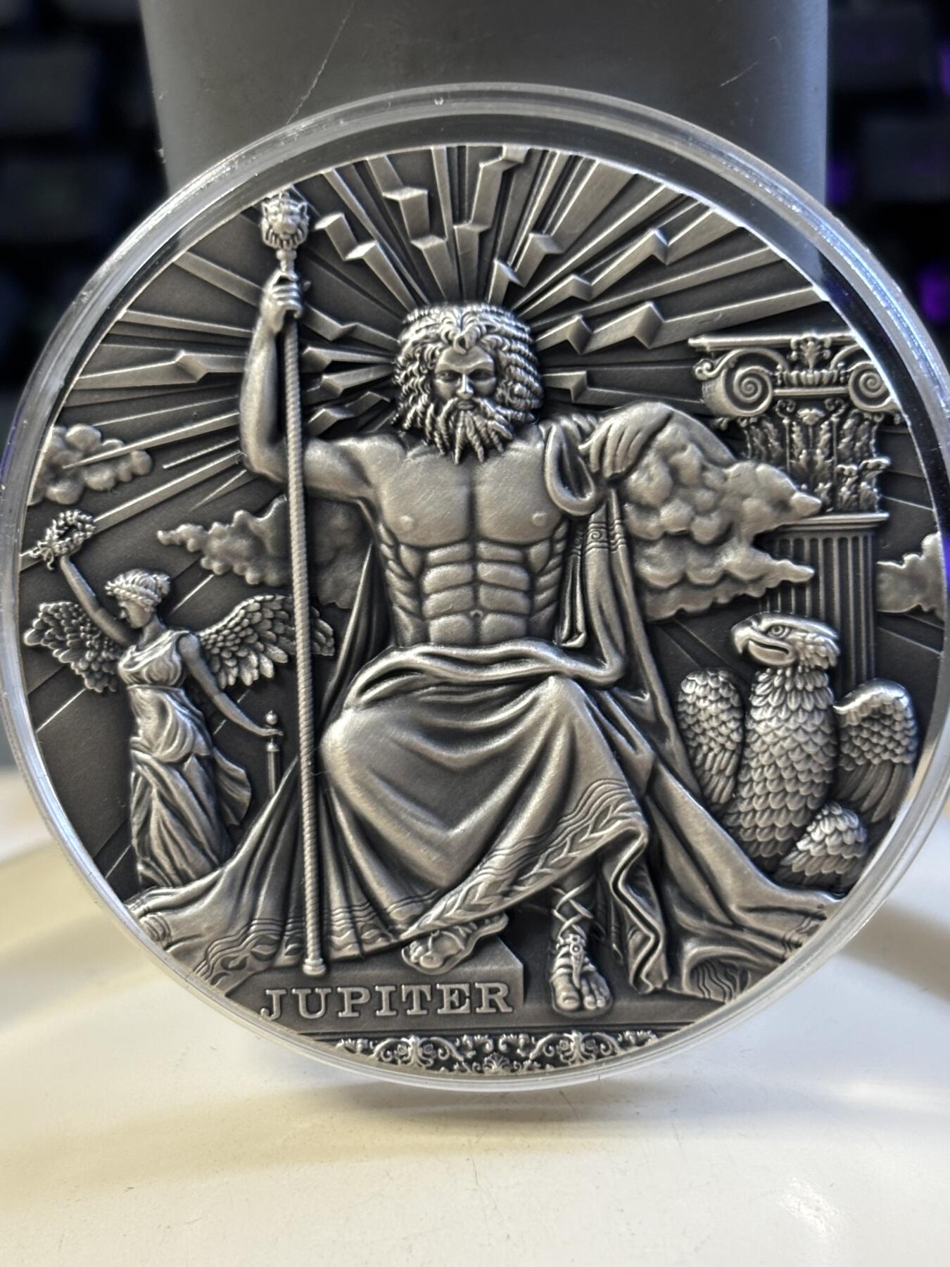 第182期拍卖 纽埃2016年罗马诸神朱庇特2盎司仿古纪念银币，2盎司，999银，发行500枚