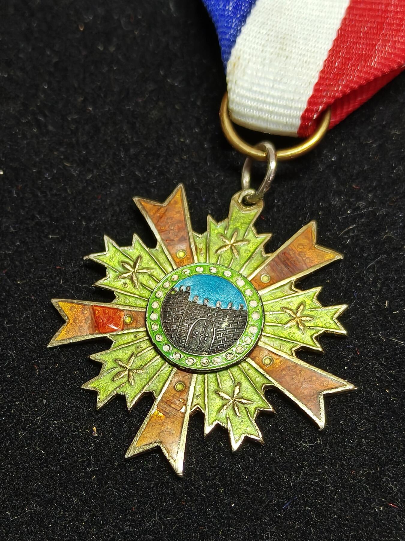 铭记历史 勿忘国耻 抗战胜利80周年精品专场 第二场 抗战时期 民国乙种一等干城奖章