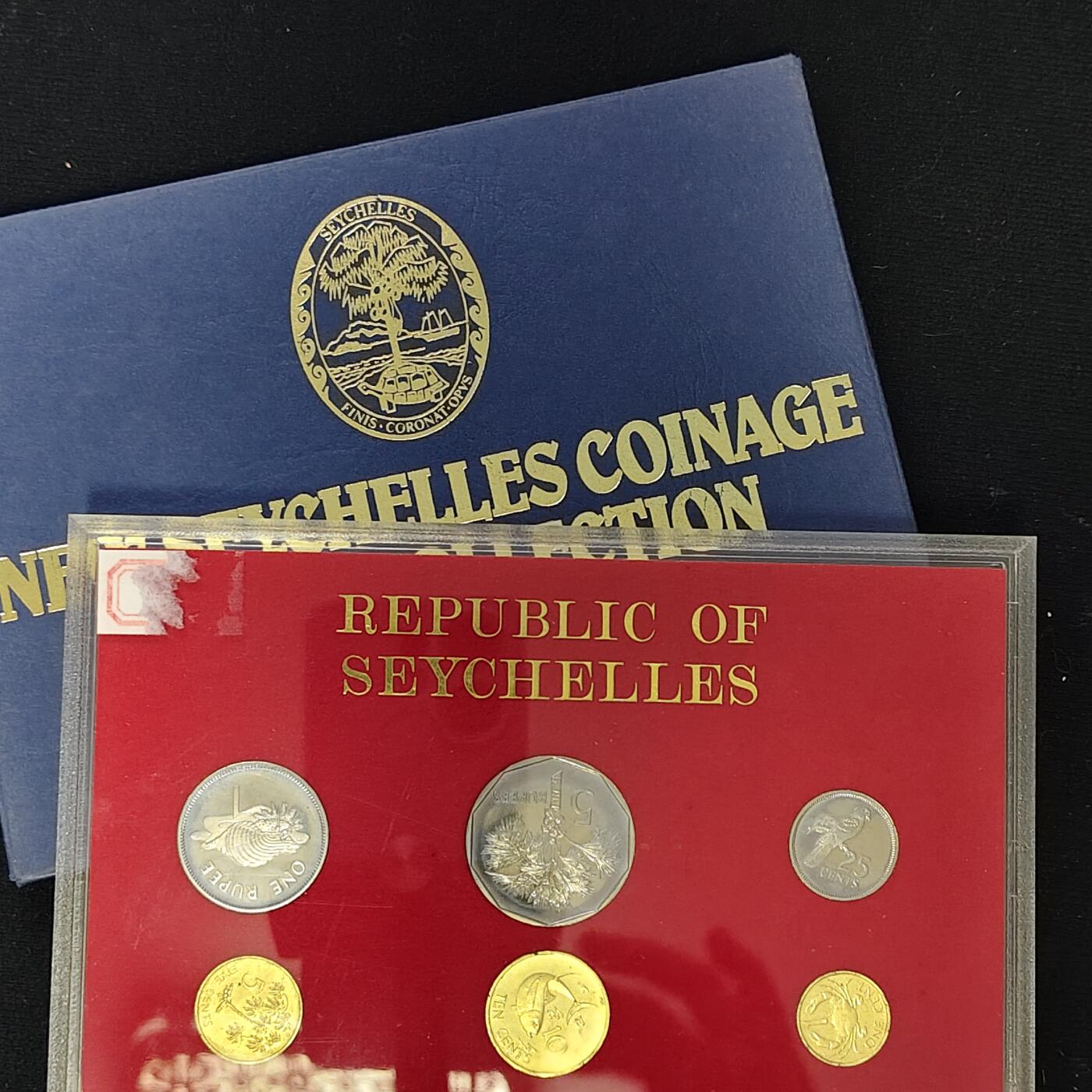 【全场包邮】纯粹捡漏拍479场（免费代拍第16场） 【少见】塞舌尔1982年皇家厂经典信封装官方精制套币-量5000