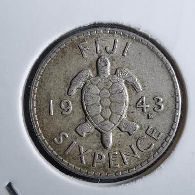 沼泽如烟--第910场 - 斐济1943年6便士银币