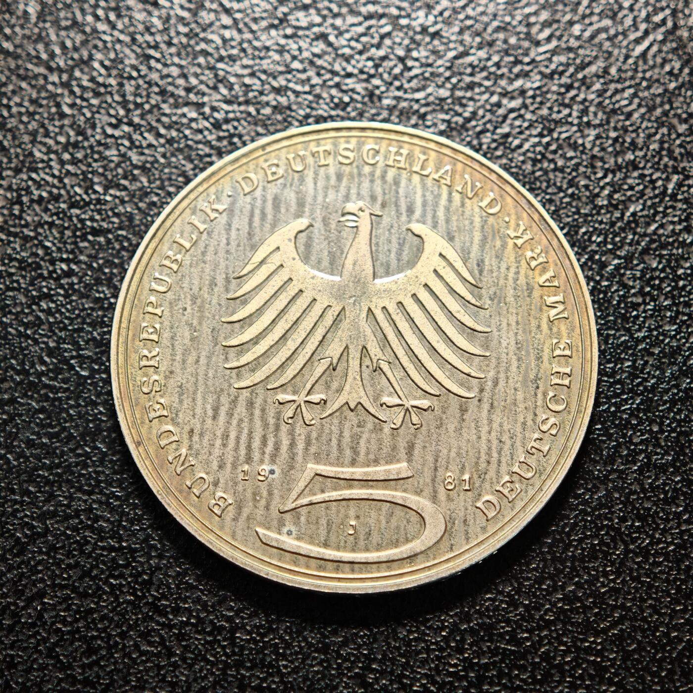 【德藏】世界币章拍卖第154期（拍品征集中~欢迎藏友联系） 1981年 德国艺术评论家戈特霍尔德·莱幸逝世200周年5马克纪念镍币 直径约：29mm；重约：10g