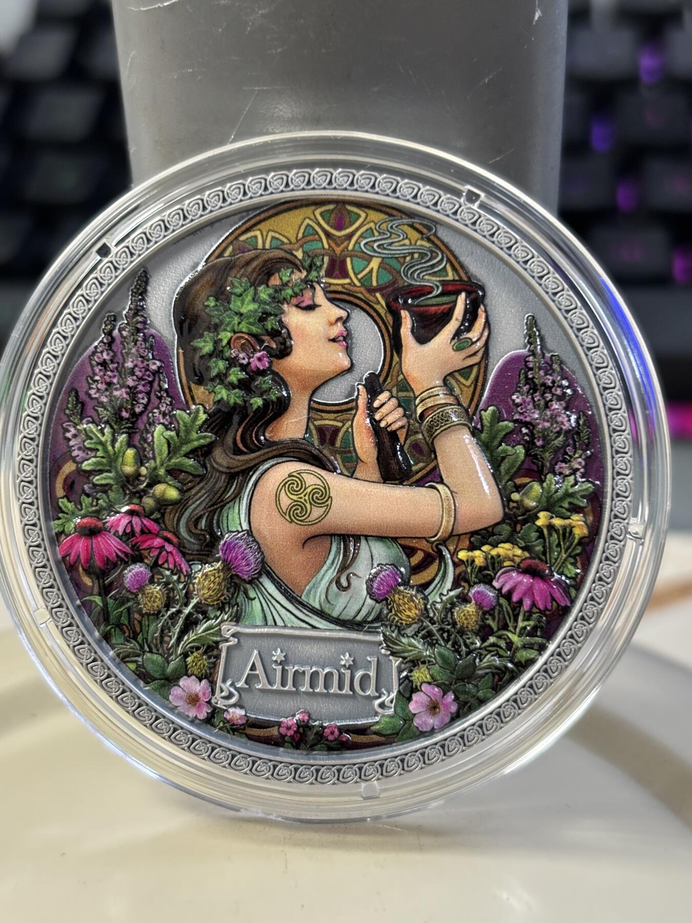 第182期拍卖 加纳2022年健康女神系列7Airmid彩色仿古纪念银币，999银，50克，发行500枚