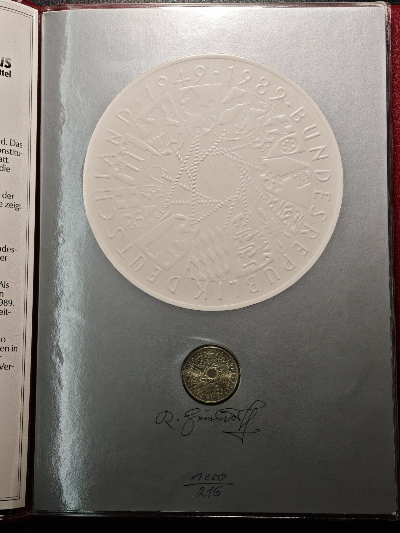 【德藏】世界币章拍卖第154期（拍品征集中~欢迎藏友联系） 1989年 德意志联邦成立40周年钱币铸造档案样币纪念册 带设计师亲笔签名