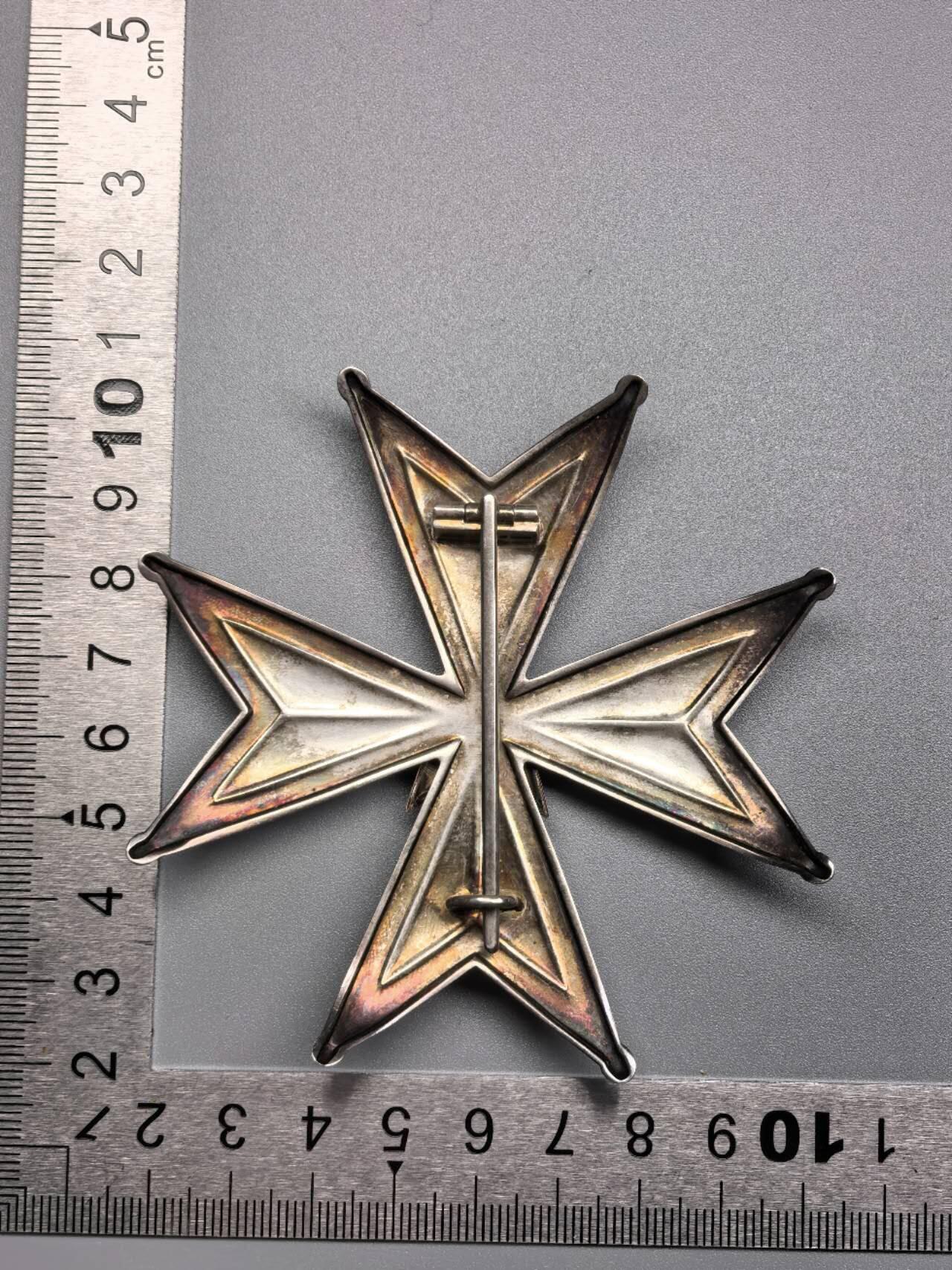 小驴勋章奖章收藏11月22日周六晚六点拍卖（珍爱和平，收藏战争，铭记历史，勿忘国耻，忠党爱国。有偿代拍，送拍规则在简介最后，参拍须阅读规则后再参拍，关系到运费包装发货时效真假辨别等关键信息，拍卖时不再发原图，看大图店主微信码在拍卖店铺介绍里） 瑞典北极星勋章，指挥官一级北极星勋章，银质星芒章，C.F.CARLMAN造，背杆基座内部有清晰的厂标银戳和年份戳