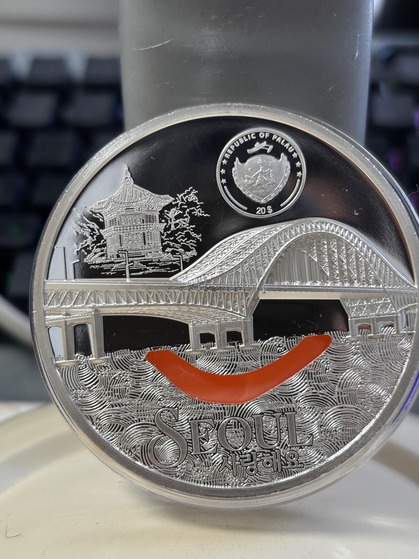 第182期拍卖 帕劳2024年蒂凡尼大都会4首尔高浮雕3盎司银币无盒证书，999纯银，发行量999，有丝痕