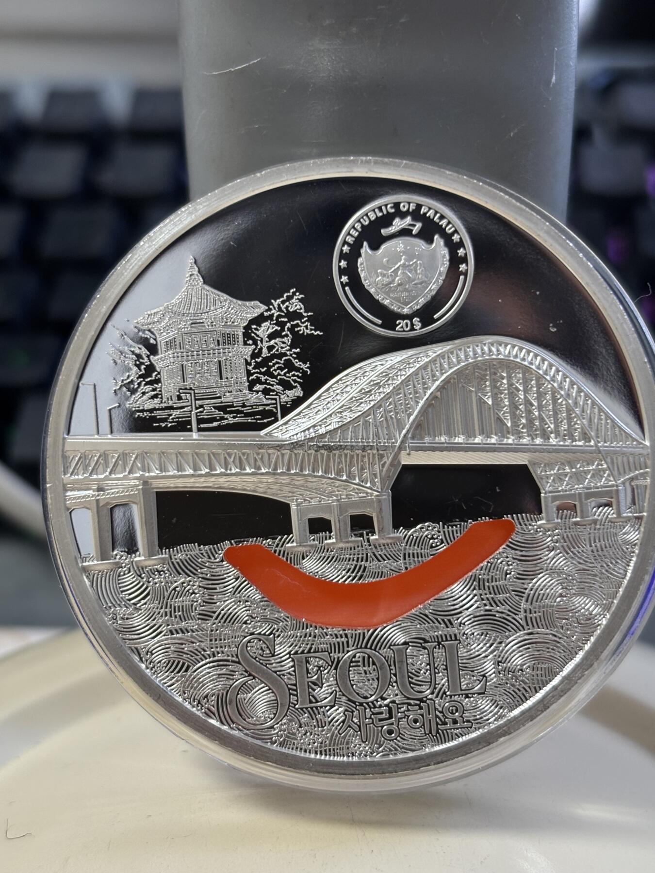 第182期拍卖 帕劳2024年蒂凡尼大都会4首尔高浮雕3盎司银币无盒证书，999纯银，发行量999，有丝痕